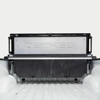 TRUCK TOOL BOX BY DECKED
